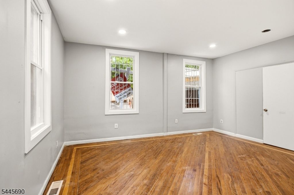 65 Highland Ave, Newark City, NJ 07104 — exterior