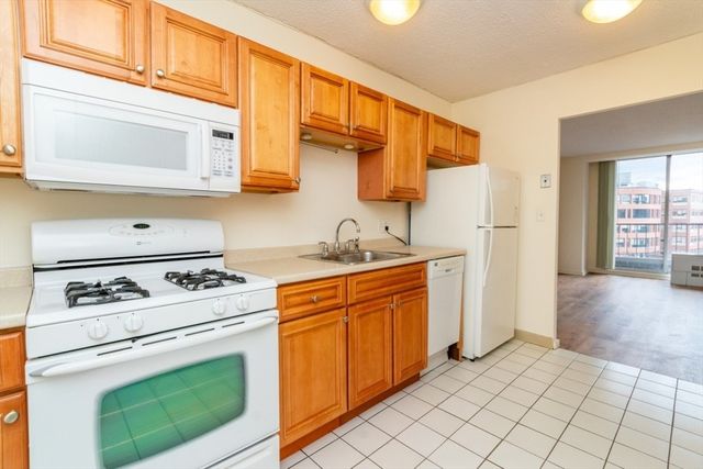 44 Washington St. 605, Brookline, MA 02445