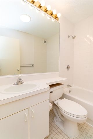 44 Washington St. 605, Brookline, MA 02445