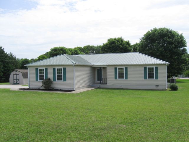 224 Gaines Cir, Estill Springs, TN 37330