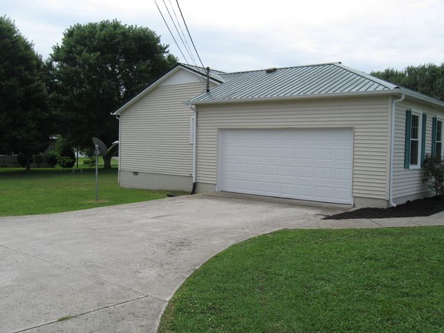 224 Gaines Cir, Estill Springs, TN 37330