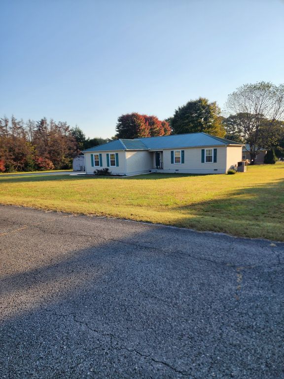 224 Gaines Cir, Estill Springs, TN 37330