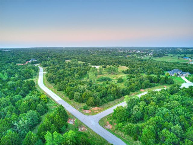 7033 James Creek Trail, Edmond, OK 73034