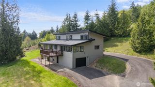 3837 Columbia Heights Road, Longview, WA 98632