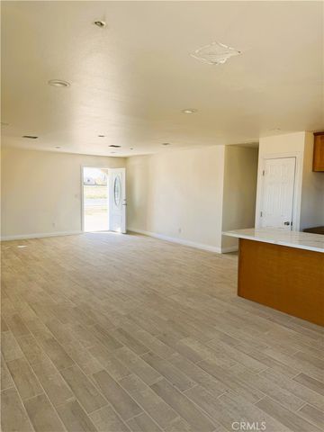 9348 S loop Boulevard, California City, CA 93503