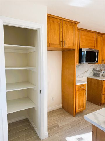 9348 S loop Boulevard, California City, CA 93503