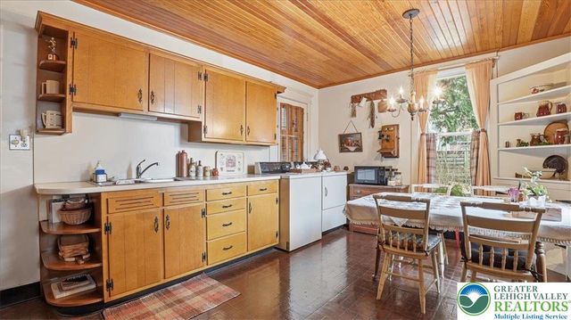 717 High Street, Bethlehem City, PA 18018