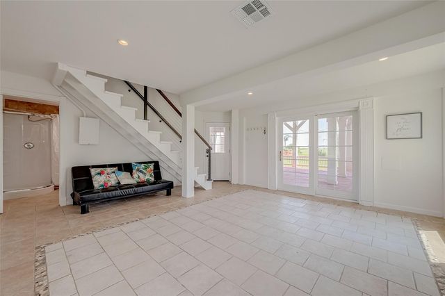 510 Surf Oaks Drive, Seabrook, TX 77586