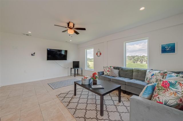 510 Surf Oaks Drive, Seabrook, TX 77586