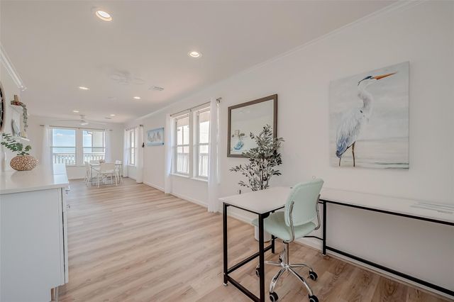 510 Surf Oaks Drive, Seabrook, TX 77586