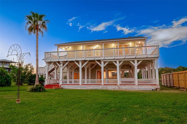 510 Surf Oaks Drive, Seabrook, TX 77586