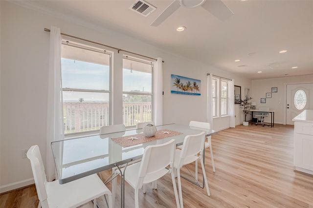 510 Surf Oaks Drive, Seabrook, TX 77586