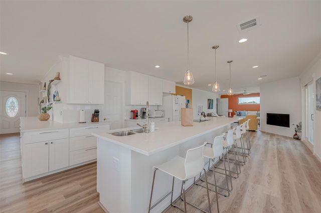 510 Surf Oaks Drive, Seabrook, TX 77586