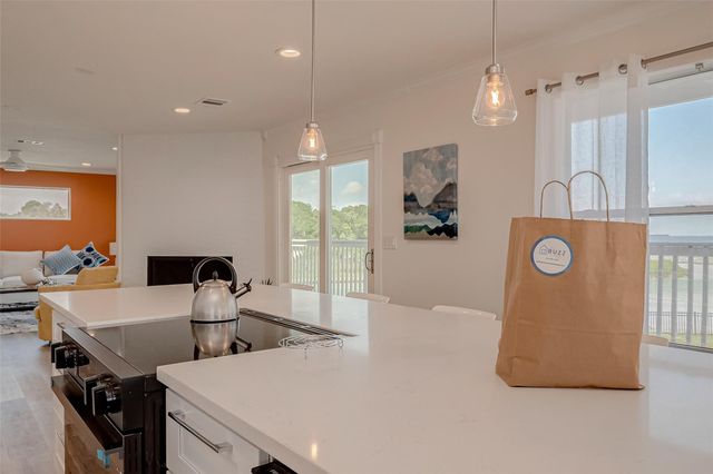 510 Surf Oaks Drive, Seabrook, TX 77586