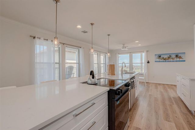 510 Surf Oaks Drive, Seabrook, TX 77586