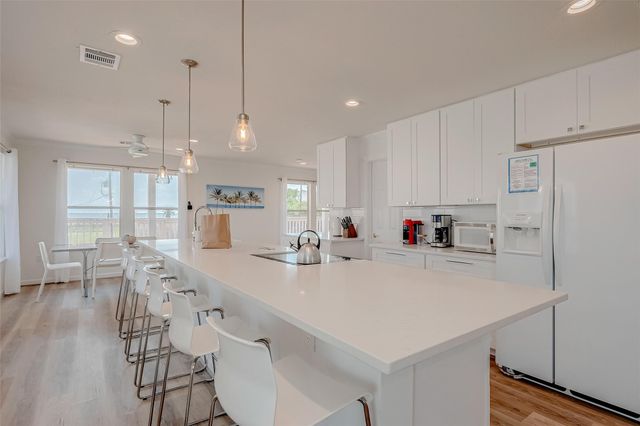 510 Surf Oaks Drive, Seabrook, TX 77586