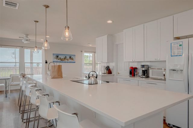 510 Surf Oaks Drive, Seabrook, TX 77586