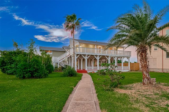 510 Surf Oaks Drive, Seabrook, TX 77586