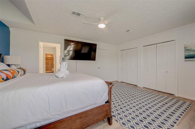 510 Surf Oaks Drive, Seabrook, TX 77586