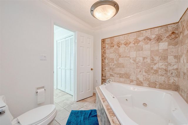 510 Surf Oaks Drive, Seabrook, TX 77586