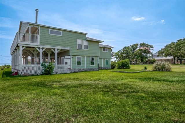 510 Surf Oaks Drive, Seabrook, TX 77586