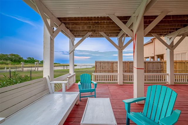 510 Surf Oaks Drive, Seabrook, TX 77586