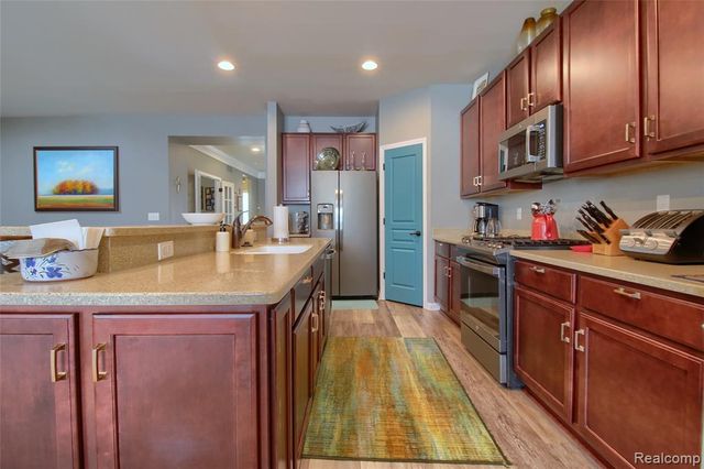 23890 Manistee Lane, Flat Rock, MI 48134