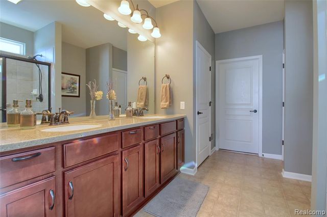 23890 Manistee Lane, Flat Rock, MI 48134