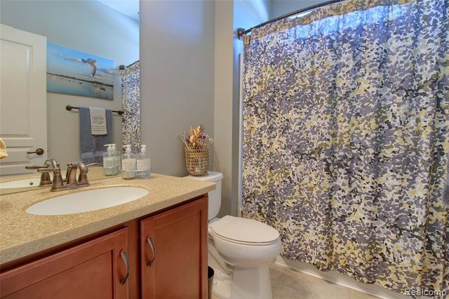 23890 Manistee Lane, Flat Rock, MI 48134