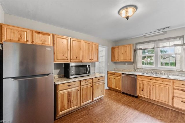 318 Bruce ST, Suffolk, VA 23434
