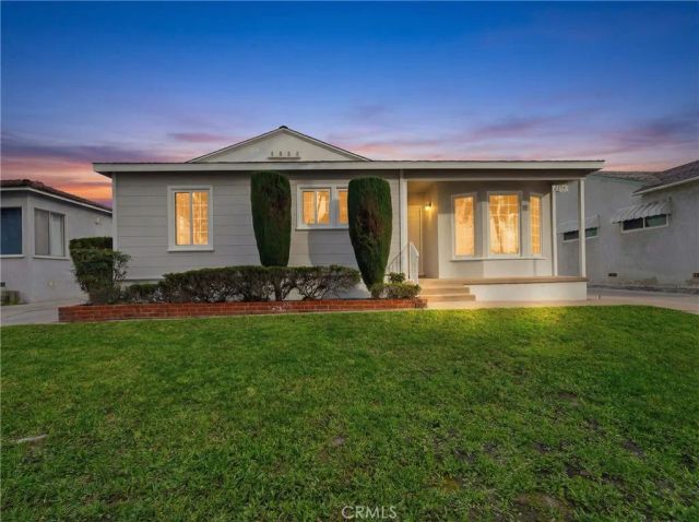 2917 Del Amo Boulevard, Lakewood, CA 90712