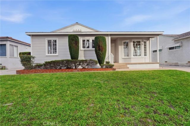 2917 Del Amo Boulevard, Lakewood, CA 90712