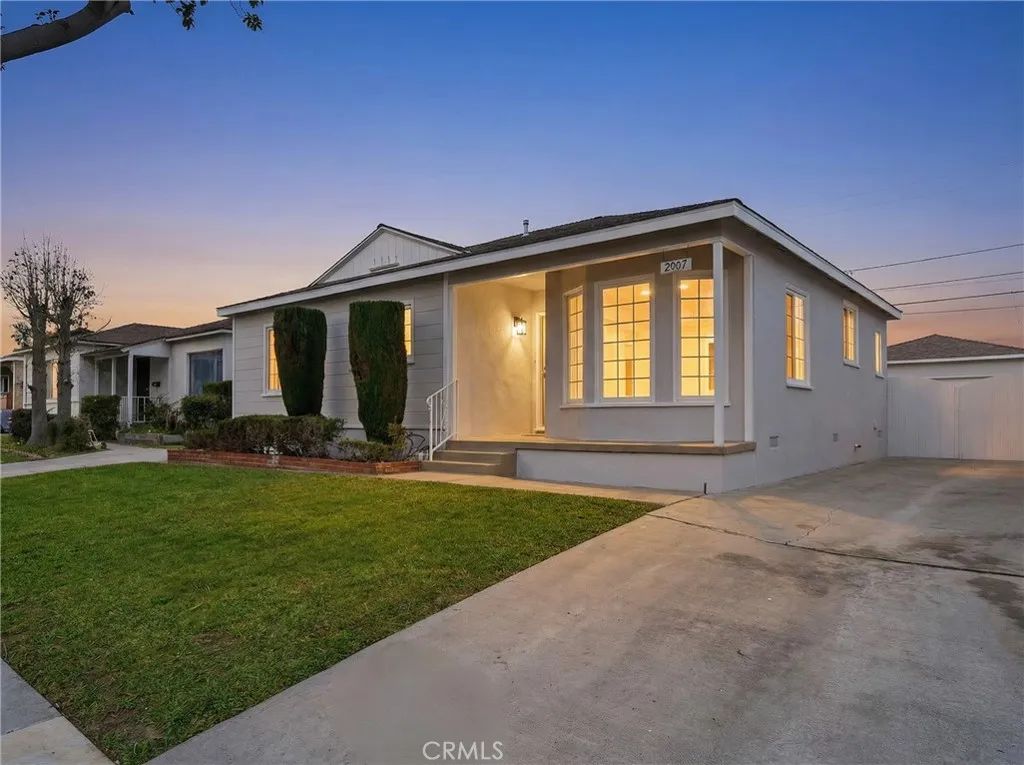 2917 Del Amo Boulevard, Lakewood, CA 90712