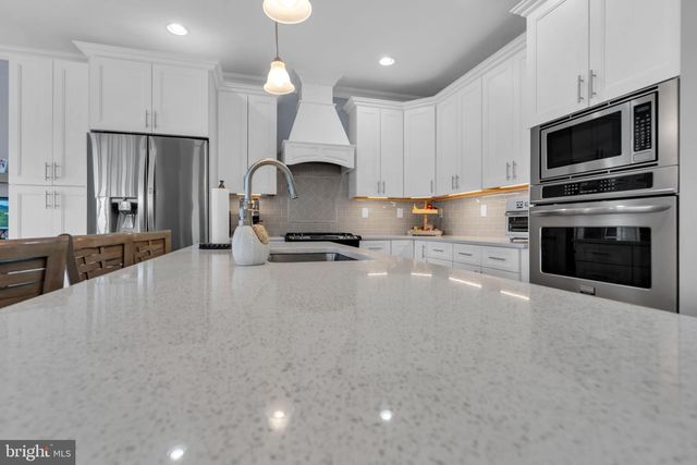 25 SUNRISE WAY, Toms River, NJ 08753