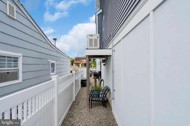 25 SUNRISE WAY, Toms River, NJ 08753