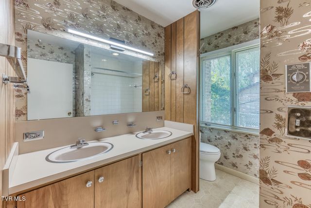 817 Beechwood Drive, Kingsport, TN 37663