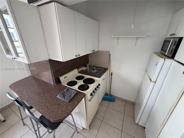 301 86th St 303-1, Miami Beach, FL 33141