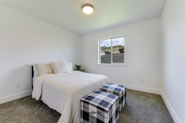 19 W 13th St, Deer Park, WA 99006