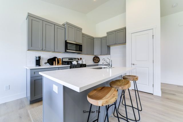 19 W 13th St, Deer Park, WA 99006