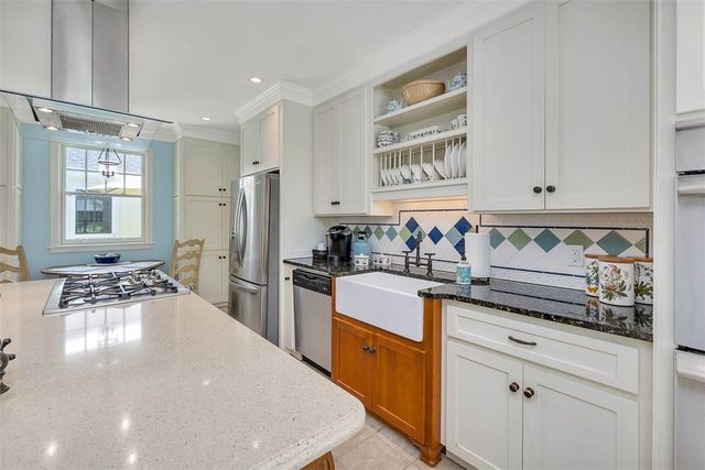 2022 Bruce Circle, St Simons Island, GA 31522