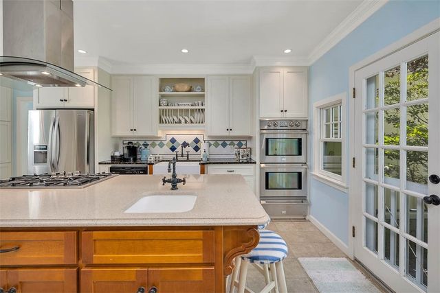 2022 Bruce Circle, St Simons Island, GA 31522