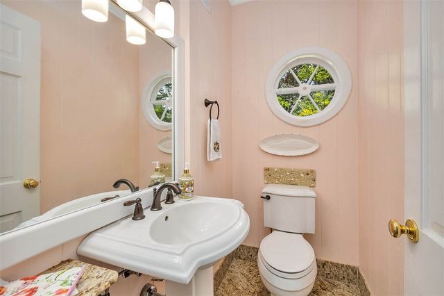 2022 Bruce Circle, St Simons Island, GA 31522