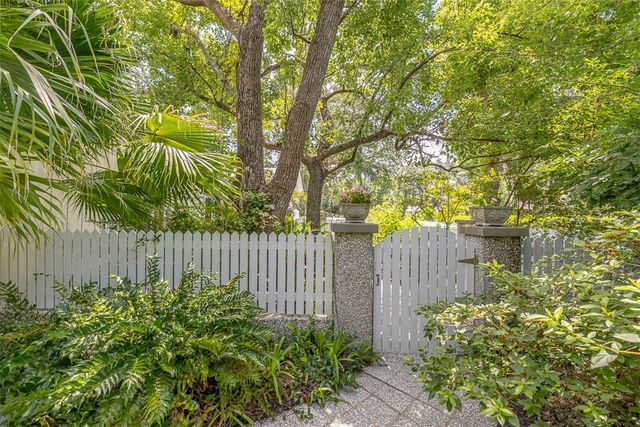 2022 Bruce Circle, St Simons Island, GA 31522