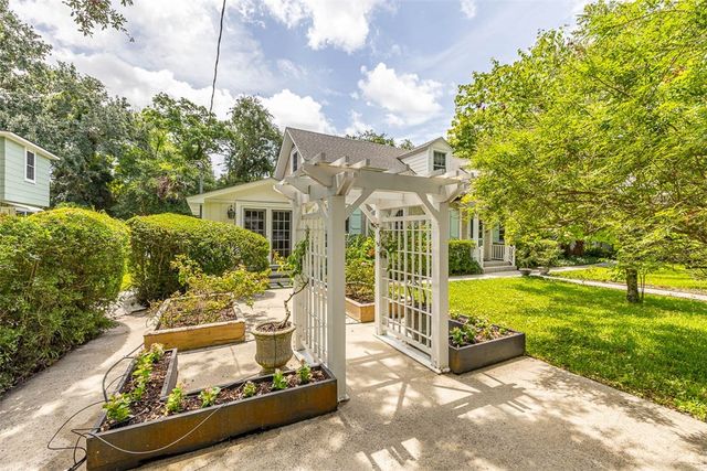 2022 Bruce Circle, St Simons Island, GA 31522