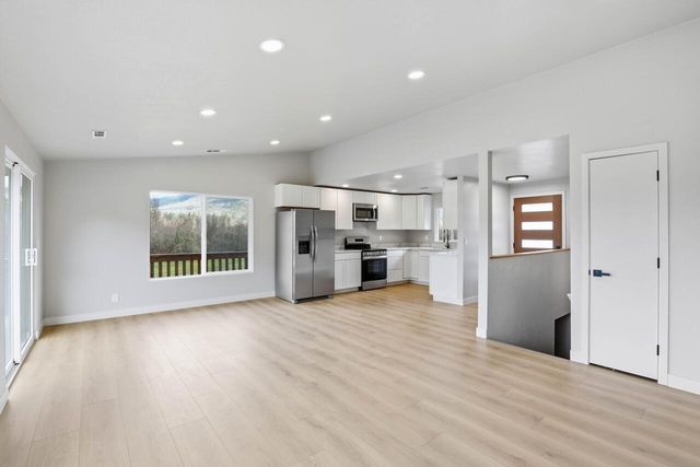 8835 Williams Highway, Grants Pass, OR 97527