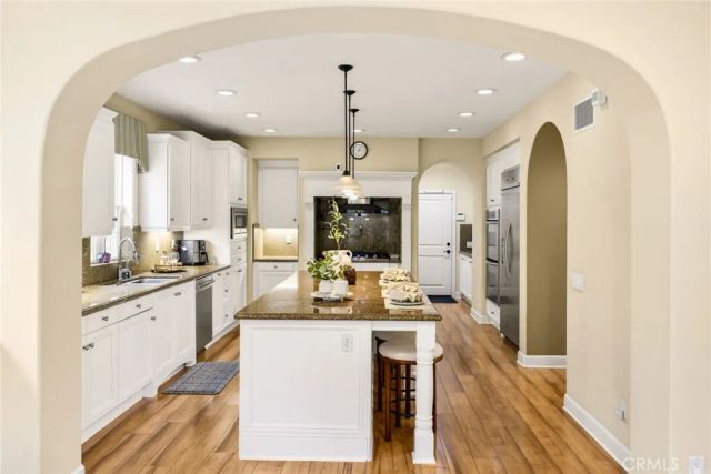 540 E Viewcrest Drive, Azusa, CA 91702