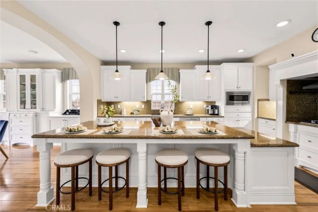 540 E Viewcrest Drive, Azusa, CA 91702