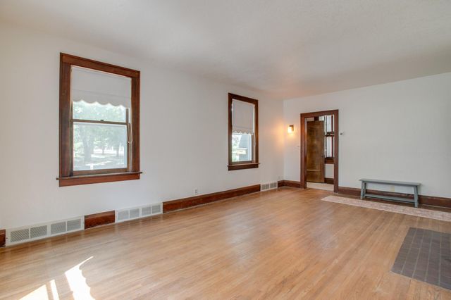 1261 4th Street N, Fargo, ND 58102