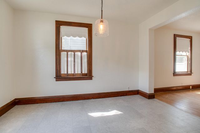 1261 4th Street N, Fargo, ND 58102