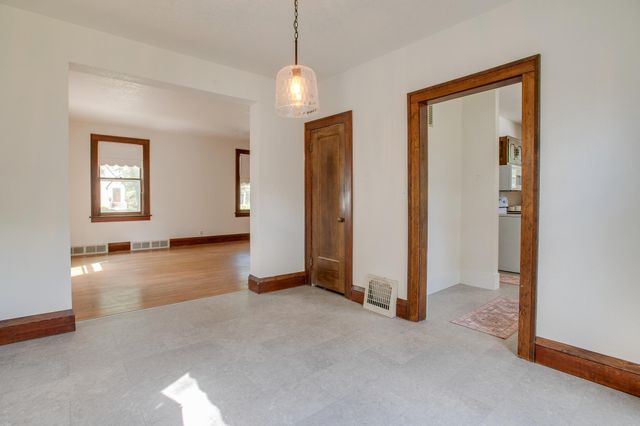 1261 4th Street N, Fargo, ND 58102